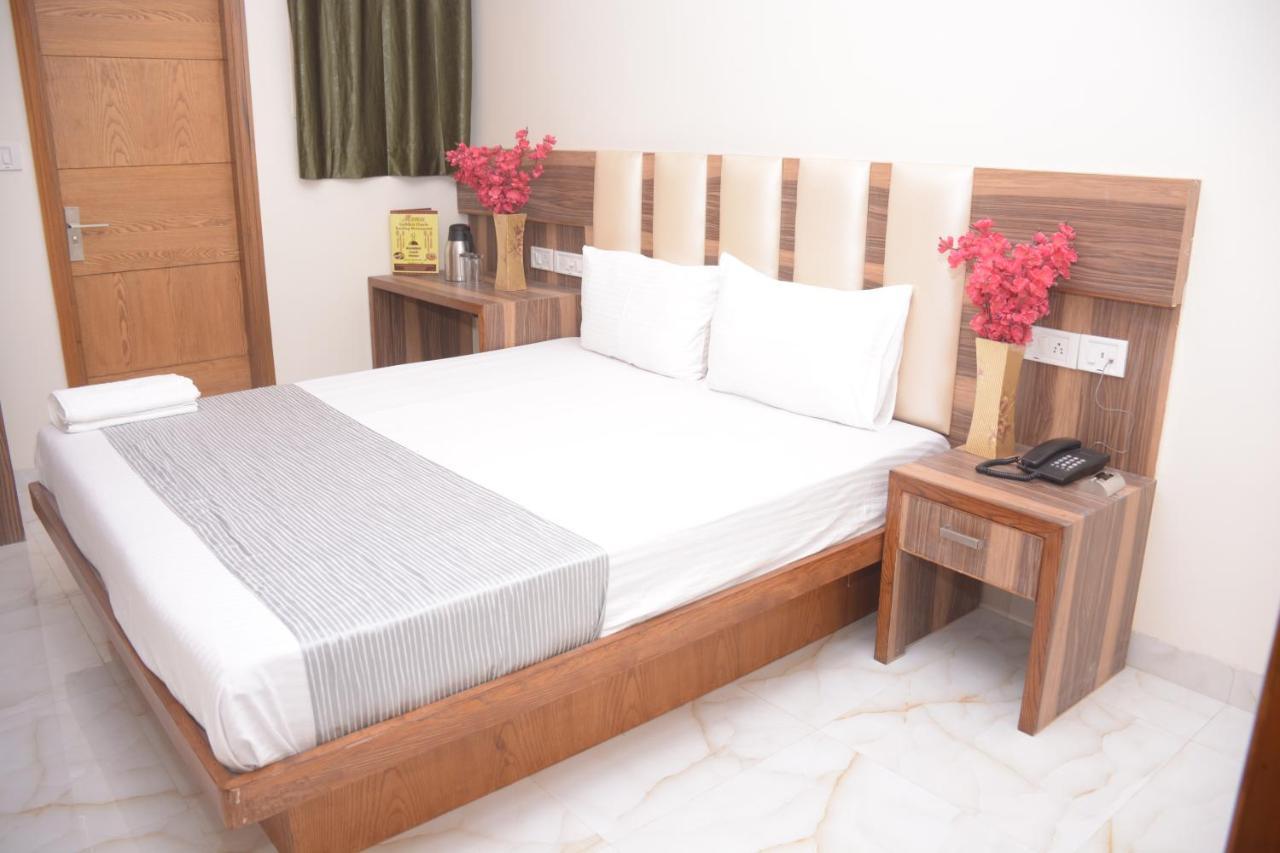 Hotel Golden Oasis - A Well Hygiene Property Paharganj Bagian luar foto