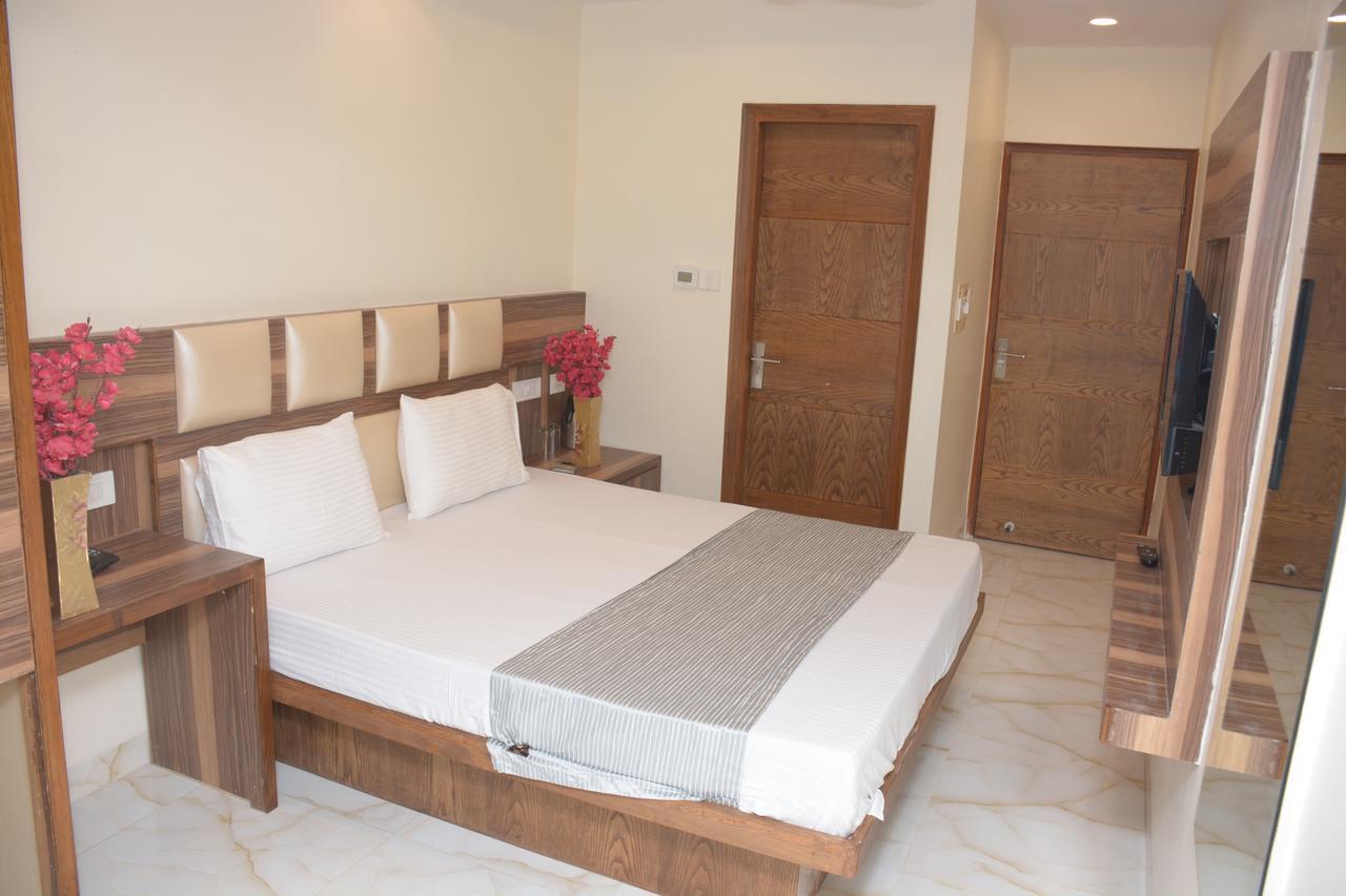 Hotel Golden Oasis - A Well Hygiene Property Paharganj Bagian luar foto