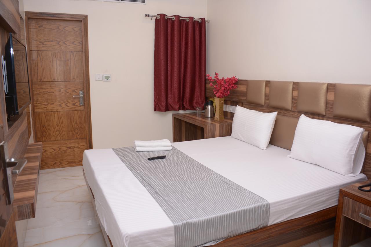 Hotel Golden Oasis - A Well Hygiene Property Paharganj Bagian luar foto