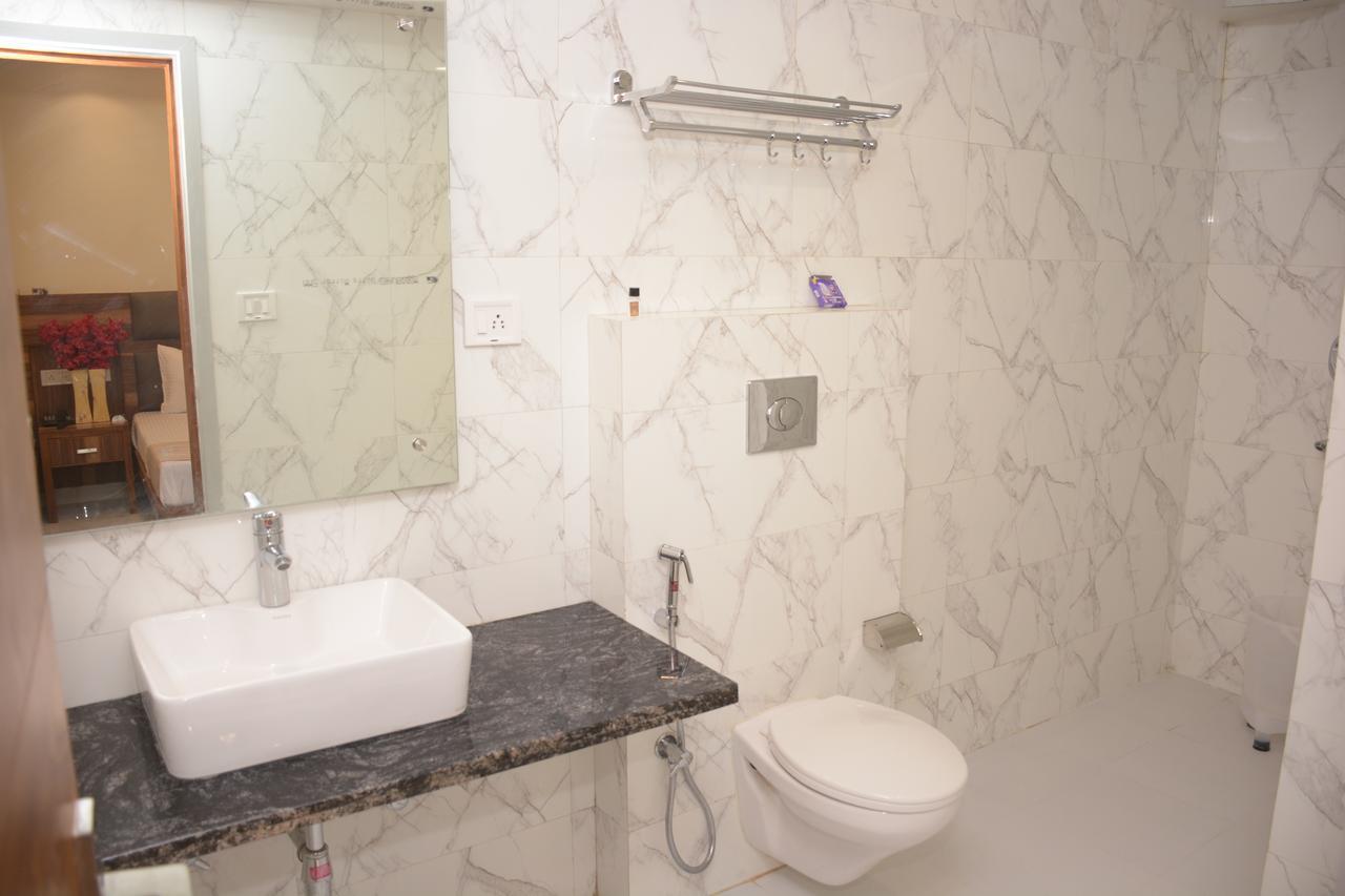 Hotel Golden Oasis - A Well Hygiene Property Paharganj Bagian luar foto