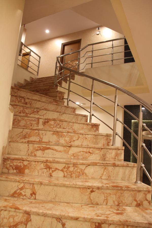 Hotel Golden Oasis - A Well Hygiene Property Paharganj Bagian luar foto