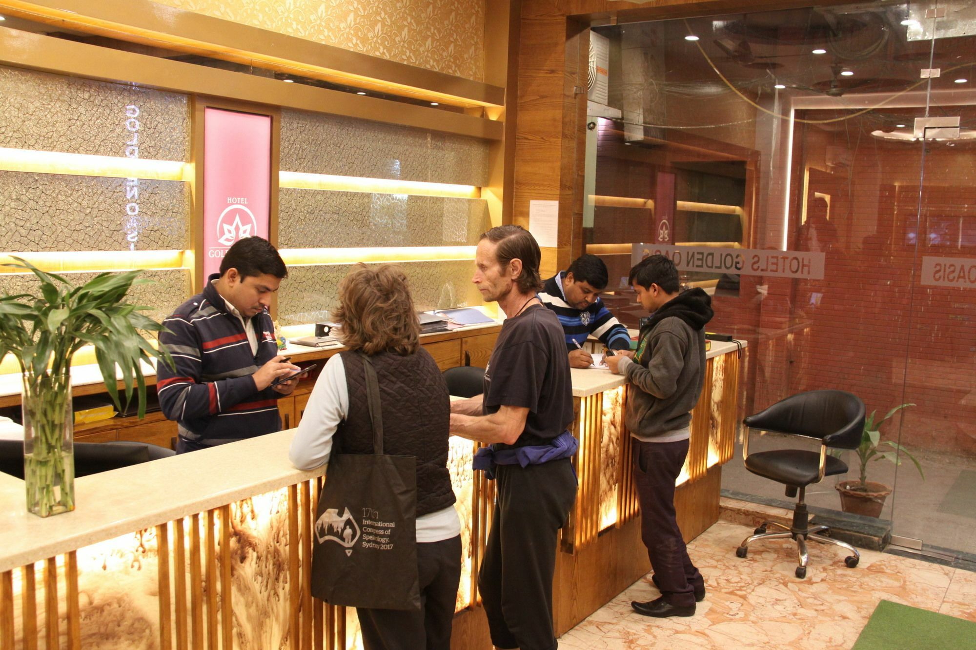 Hotel Golden Oasis - A Well Hygiene Property Paharganj Bagian luar foto